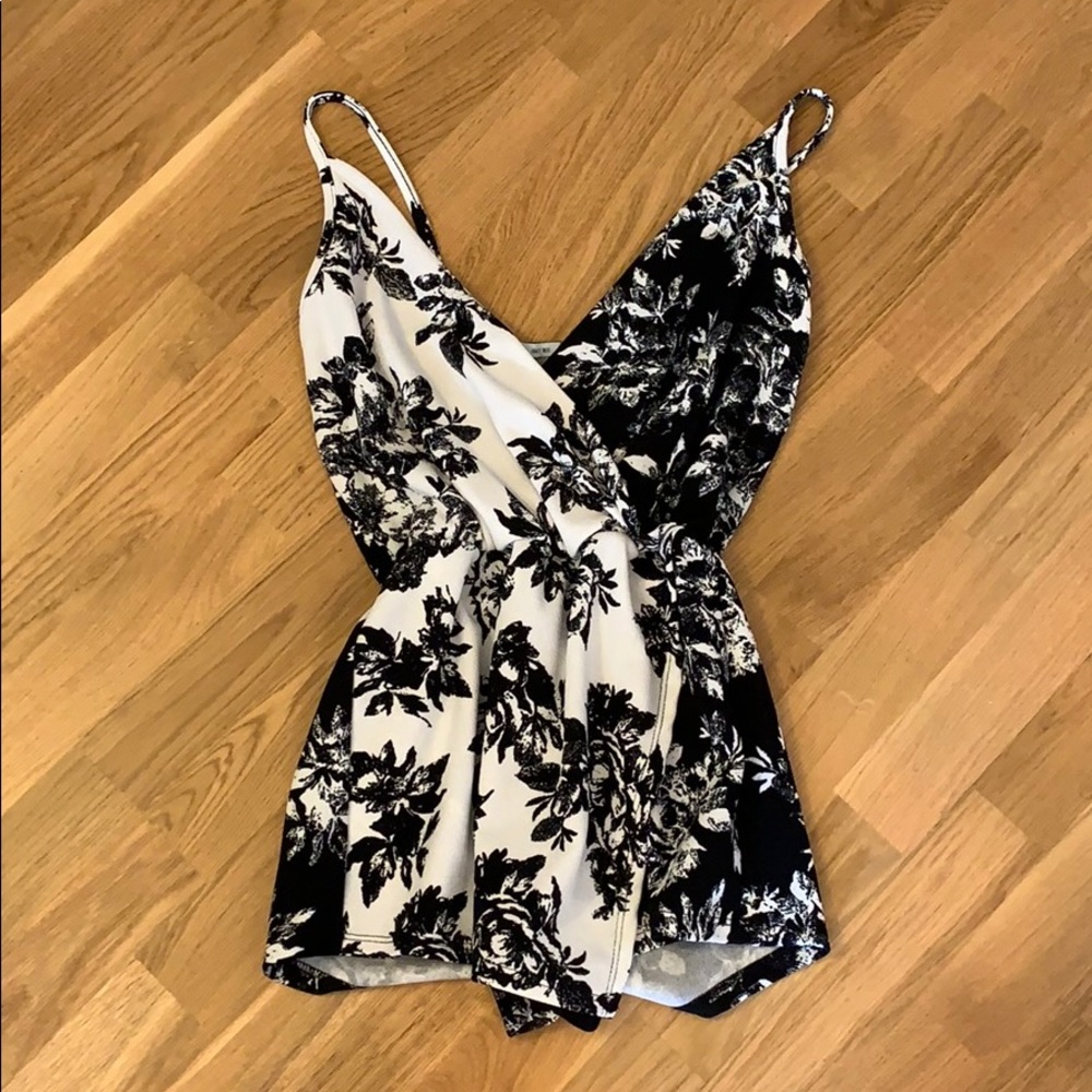 Urban Outfitters Kimchi Blue Floral Romper - Picture 1 of 6